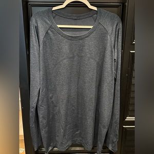 EUC Lululemon Swiftly Tech Long Sleeved shirt in midnight navy. Size 18